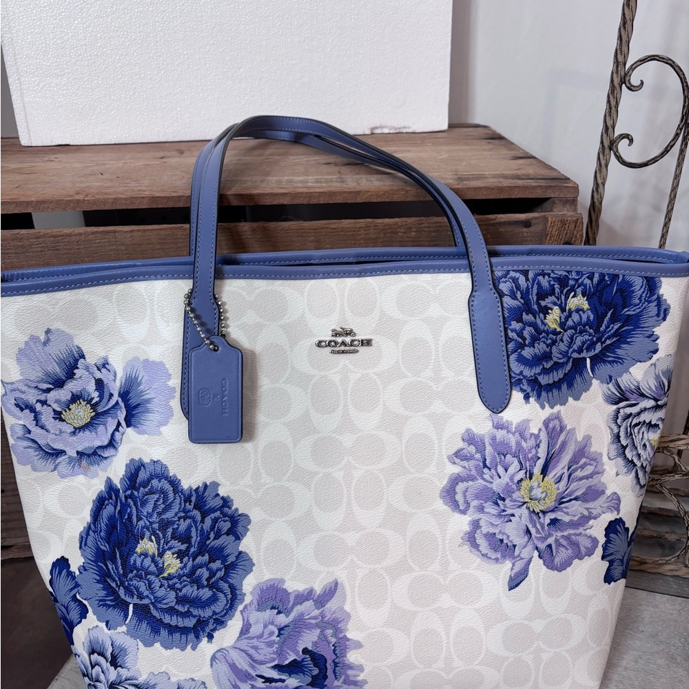 Coach City Tote Bag White and Blue Kaffe Floral Print - Picture 10 of 12